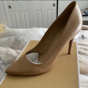Michael Kors Claire pump